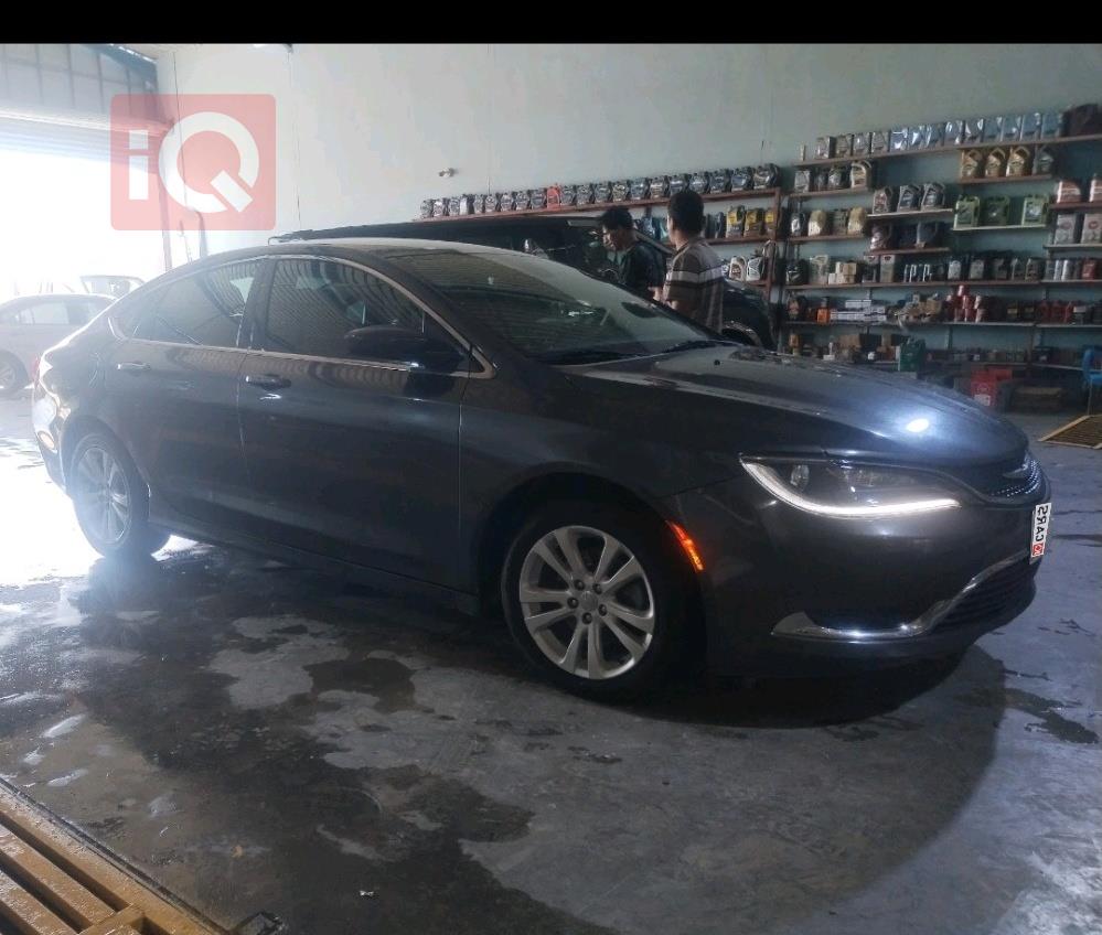 کرایسلەر 200